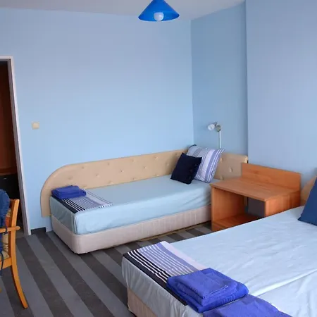 мирели Hotel *