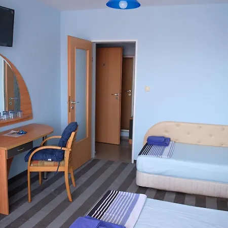 Хотел мирели *