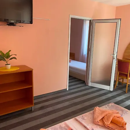 Hotel Мирели *